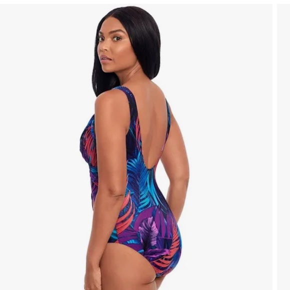 Miraclesuit
Caliente Tropica Revele One Piece Swimsuit - Picture 3 of 13